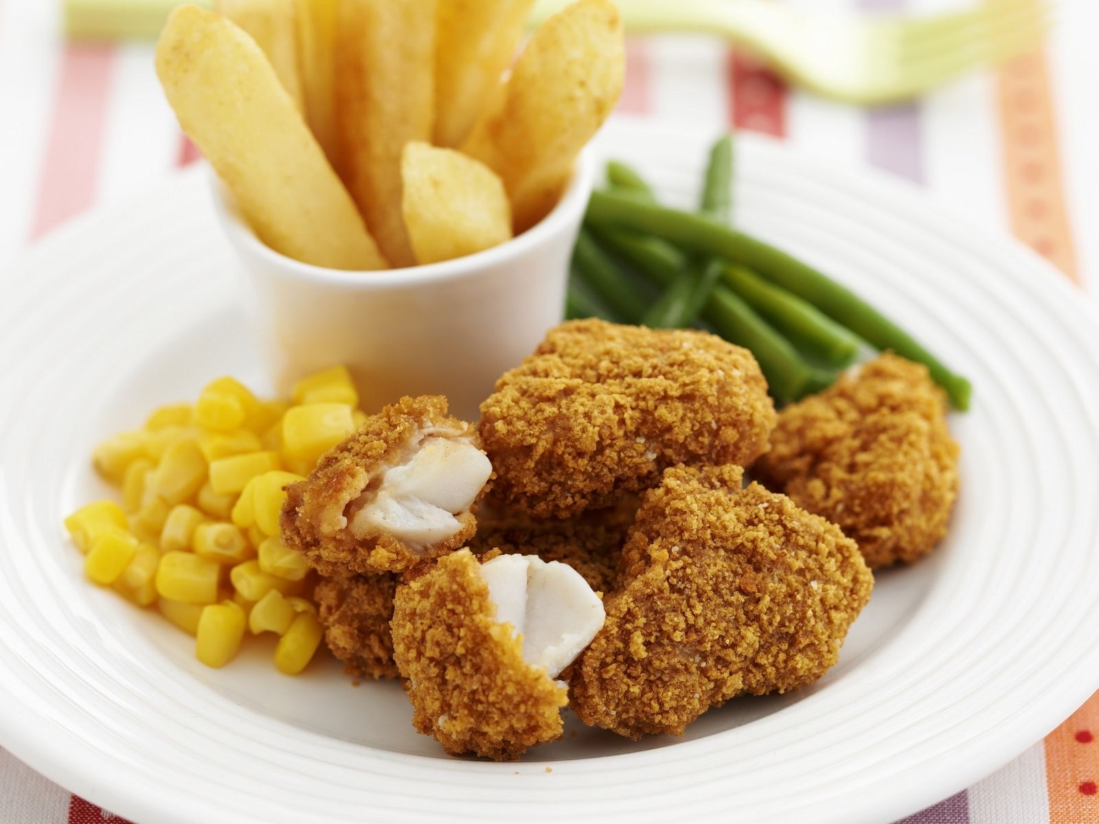 crispy-chicken-nuggets-and-fries-574014